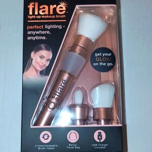 Light up makeup brush